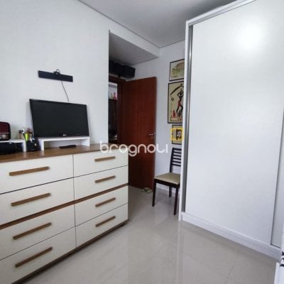 Apartamento com 74m², 2 quartos (sendo 1 suíte), 1 garagem, no bairro Ingleses em Florianópolis