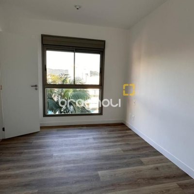 Apartamento com 91m², 3 quartos (sendo 1 suíte), 2 garagens, no bairro João Paulo em Florianópolis