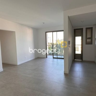 Apartamento com 91m², 3 quartos (sendo 1 suíte), 2 garagens, no bairro João Paulo em Florianópolis