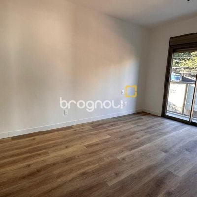 Apartamento com 91m², 3 quartos (sendo 1 suíte), 2 garagens, no bairro João Paulo em Florianópolis