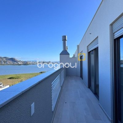 Apartamento com 102m², 2 quartos (sendo 2 suítes), 2 garagens, no bairro João Paulo em Florianópolis