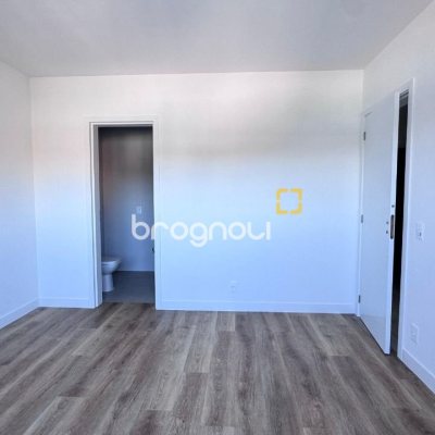 Apartamento com 102m², 2 quartos (sendo 2 suítes), 2 garagens, no bairro João Paulo em Florianópolis
