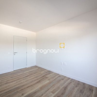 Apartamento com 126m², 3 quartos (sendo 1 suíte), 2 garagens, no bairro João Paulo em Florianópolis
