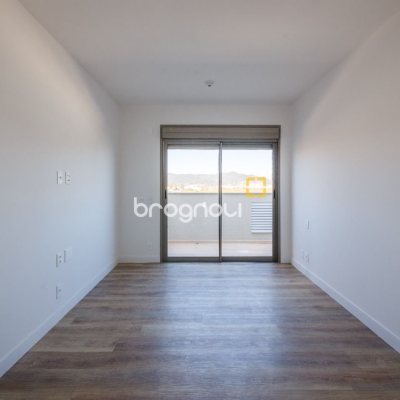 Apartamento com 126m², 3 quartos (sendo 1 suíte), 2 garagens, no bairro João Paulo em Florianópolis