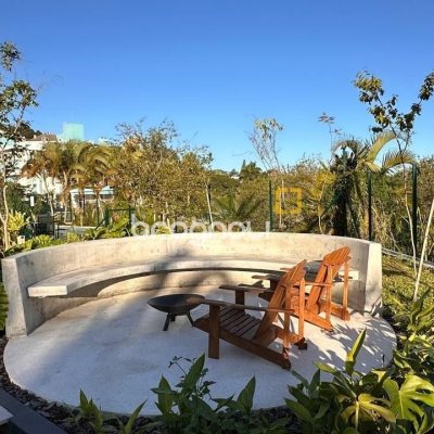 Apartamento com 126m², 3 quartos (sendo 1 suíte), 2 garagens, no bairro João Paulo em Florianópolis
