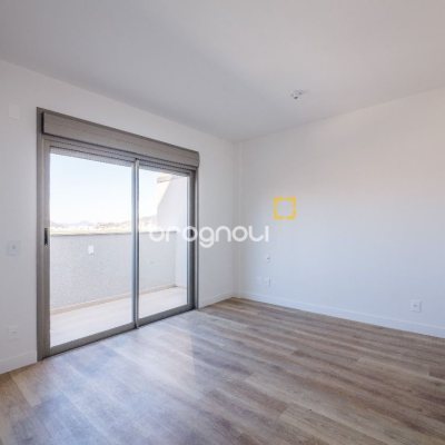 Apartamento com 126m², 3 quartos (sendo 1 suíte), 2 garagens, no bairro João Paulo em Florianópolis