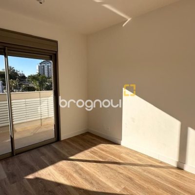 Apartamento com 126m², 3 quartos (sendo 1 suíte), 2 garagens, no bairro João Paulo em Florianópolis