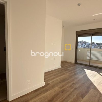 Apartamento com 126m², 3 quartos (sendo 1 suíte), 2 garagens, no bairro João Paulo em Florianópolis