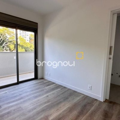 Apartamento com 126m², 3 quartos (sendo 1 suíte), 2 garagens, no bairro João Paulo em Florianópolis