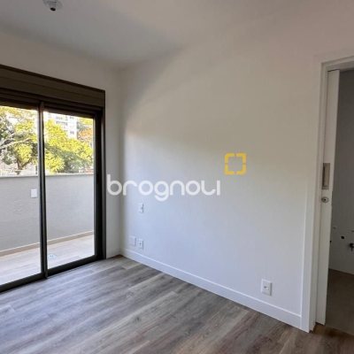 Apartamento com 126m², 3 quartos (sendo 1 suíte), 2 garagens, no bairro João Paulo em Florianópolis
