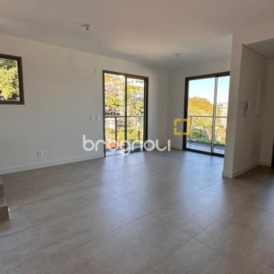 Apartamento com 126m², 3 quartos (sendo 1 suíte), 2 garagens, no bairro João Paulo em Florianópolis