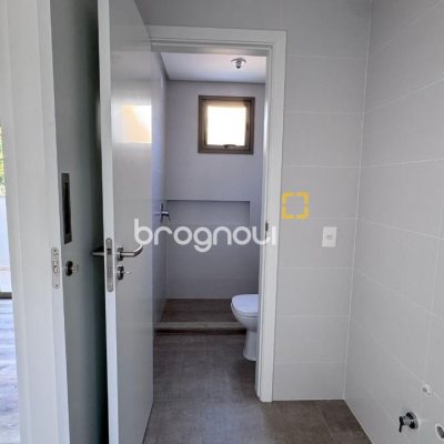 Apartamento com 126m², 3 quartos (sendo 1 suíte), 2 garagens, no bairro João Paulo em Florianópolis