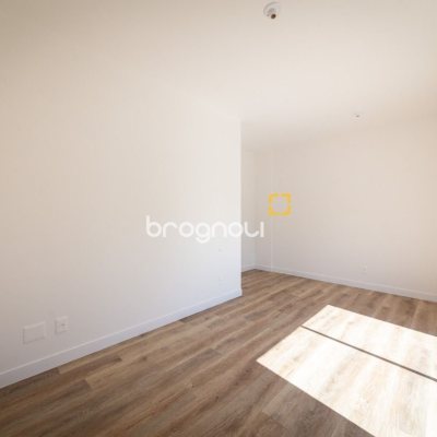 Apartamento com 96m², 2 quartos (sendo 2 suítes), 2 garagens, no bairro João Paulo em Florianópolis