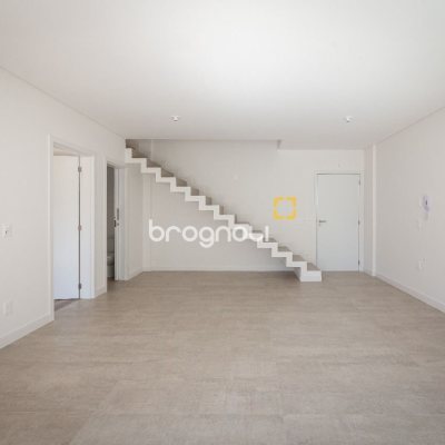 Apartamento com 96m², 2 quartos (sendo 2 suítes), 2 garagens, no bairro João Paulo em Florianópolis