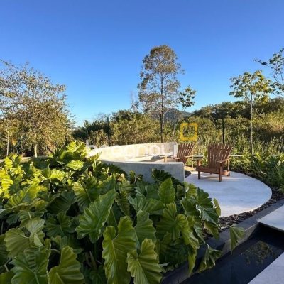 Apartamento com 96m², 2 quartos (sendo 2 suítes), 2 garagens, no bairro João Paulo em Florianópolis