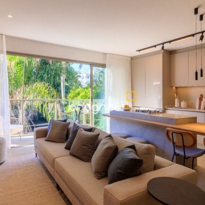 Apartamento com 106m², 2 quartos (sendo 2 suítes), 2 garagens, no bairro João Paulo em Florianópolis