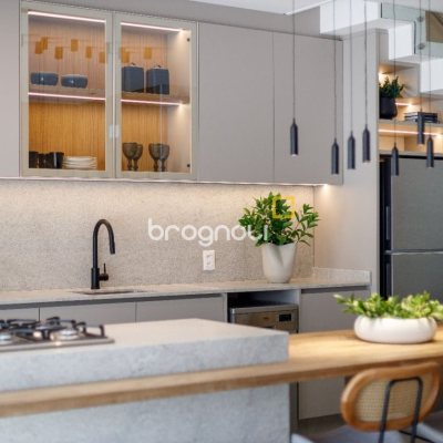 Apartamento com 106m², 2 quartos (sendo 2 suítes), 2 garagens, no bairro João Paulo em Florianópolis