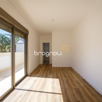 Apartamento com 99m², 2 quartos (sendo 2 suítes), 2 garagens, no bairro João Paulo em Florianópolis