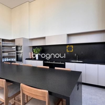 Apartamento com 99m², 2 quartos (sendo 2 suítes), 2 garagens, no bairro João Paulo em Florianópolis