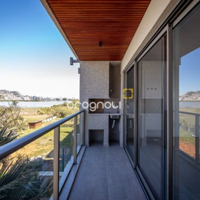 Apartamento com 99m², 2 quartos (sendo 2 suítes), 2 garagens, no bairro João Paulo em Florianópolis