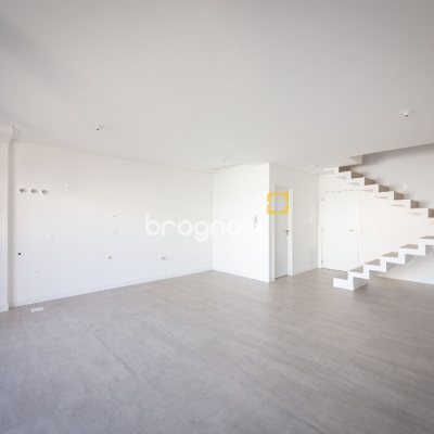 Apartamento com 99m², 2 quartos (sendo 2 suítes), 2 garagens, no bairro João Paulo em Florianópolis
