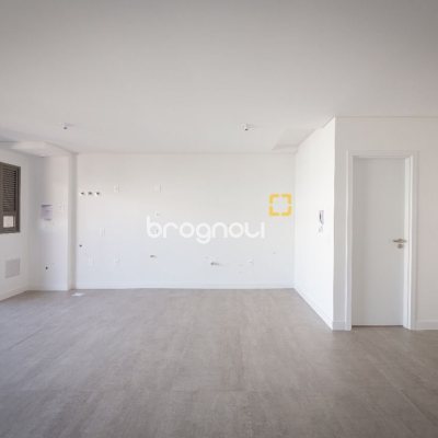 Apartamento com 99m², 2 quartos (sendo 2 suítes), 2 garagens, no bairro João Paulo em Florianópolis