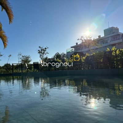 Apartamento com 99m², 2 quartos (sendo 2 suítes), 2 garagens, no bairro João Paulo em Florianópolis