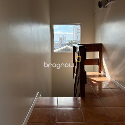 Casa com 276m², 4 quartos (sendo 1 suíte), 3 garagens, no bairro Jardim Cidade de Florianópolis em São José