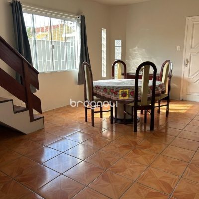 Casa com 276m², 4 quartos (sendo 1 suíte), 3 garagens, no bairro Jardim Cidade de Florianópolis em São José