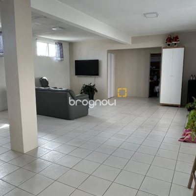 Casa com 276m², 4 quartos (sendo 1 suíte), 3 garagens, no bairro Jardim Cidade de Florianópolis em São José