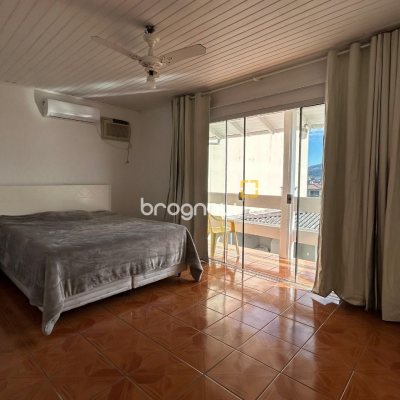 Casa com 276m², 4 quartos (sendo 1 suíte), 3 garagens, no bairro Jardim Cidade de Florianópolis em São José