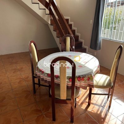 Casa com 276m², 4 quartos (sendo 1 suíte), 3 garagens, no bairro Jardim Cidade de Florianópolis em São José