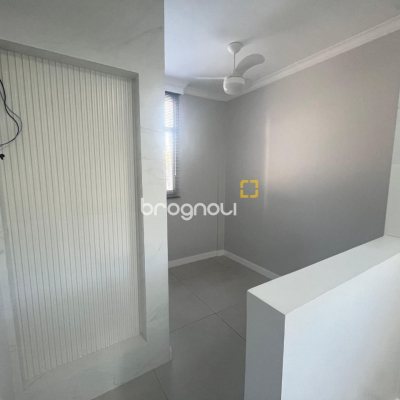 Apartamento com 150m², 3 quartos (sendo 1 suíte), 2 garagens, no bairro Centro em Florianópolis