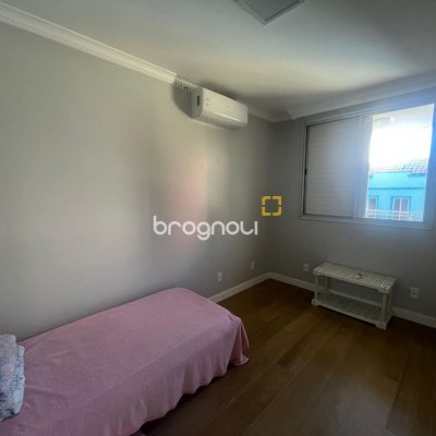 Apartamento com 150m², 3 quartos (sendo 1 suíte), 2 garagens, no bairro Centro em Florianópolis