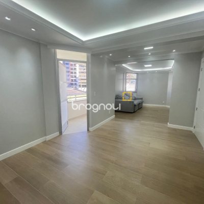 Apartamento com 150m², 3 quartos (sendo 1 suíte), 2 garagens, no bairro Centro em Florianópolis