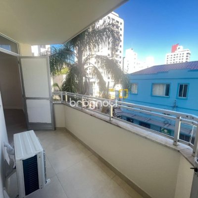 Apartamento com 150m², 3 quartos (sendo 1 suíte), 2 garagens, no bairro Centro em Florianópolis