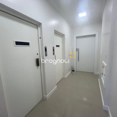 Apartamento com 150m², 3 quartos (sendo 1 suíte), 2 garagens, no bairro Centro em Florianópolis