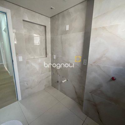 Apartamento com 150m², 3 quartos (sendo 1 suíte), 2 garagens, no bairro Centro em Florianópolis