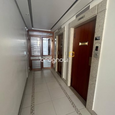Apartamento com 150m², 3 quartos (sendo 1 suíte), 2 garagens, no bairro Centro em Florianópolis