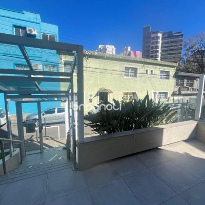 Apartamento com 150m², 3 quartos (sendo 1 suíte), 2 garagens, no bairro Centro em Florianópolis