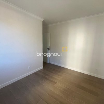 Apartamento com 150m², 3 quartos (sendo 1 suíte), 2 garagens, no bairro Centro em Florianópolis
