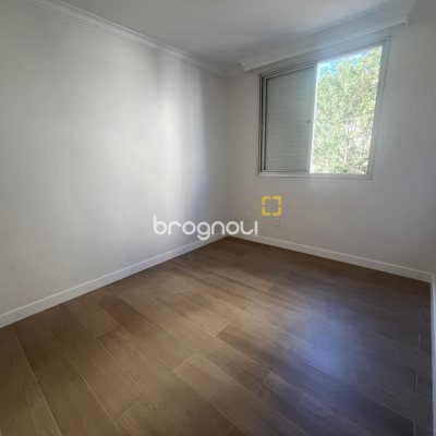 Apartamento com 150m², 3 quartos (sendo 1 suíte), 2 garagens, no bairro Centro em Florianópolis