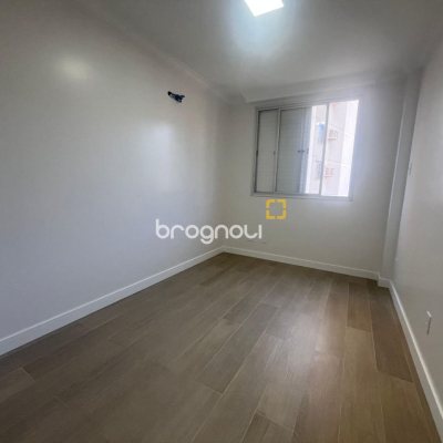 Apartamento com 150m², 3 quartos (sendo 1 suíte), 2 garagens, no bairro Centro em Florianópolis