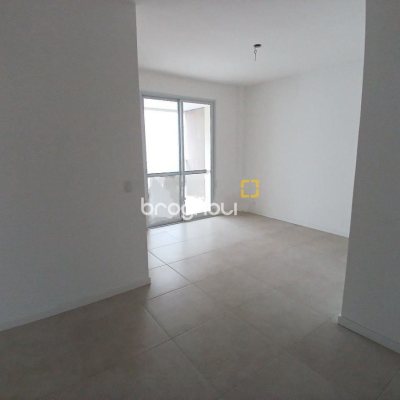 Apartamento com 82m², 3 quartos (sendo 1 suíte), 2 garagens, no bairro Campeche em Florianópolis
