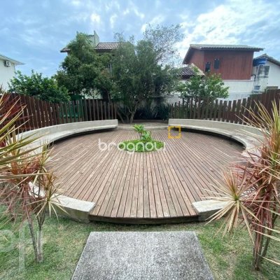 Apartamento com 82m², 3 quartos (sendo 1 suíte), 2 garagens, no bairro Campeche em Florianópolis