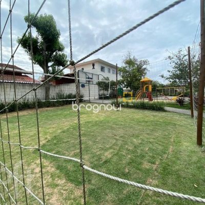 Apartamento com 82m², 3 quartos (sendo 1 suíte), 2 garagens, no bairro Campeche em Florianópolis