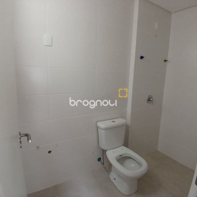 Apartamento com 82m², 3 quartos (sendo 1 suíte), 2 garagens, no bairro Campeche em Florianópolis