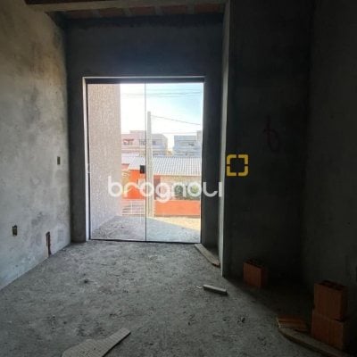 Casa com 127m², 3 quartos (sendo 2 suítes), 2 garagens, no bairro Ingleses em Florianópolis