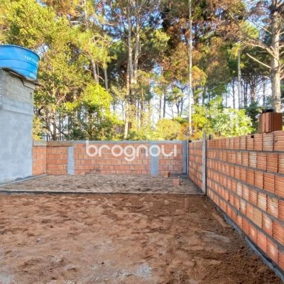 Casa com 107m², 3 quartos (sendo 2 suítes), 2 garagens, no bairro Ingleses em Florianópolis