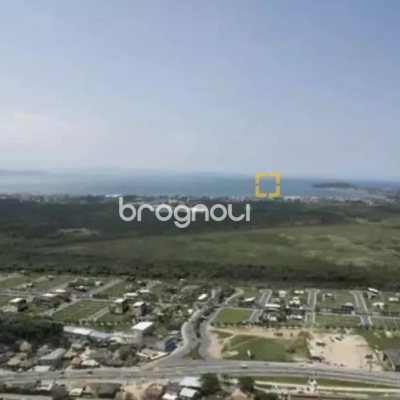 Terreno com 450m², no bairro Vargem Grande em Florianópolis